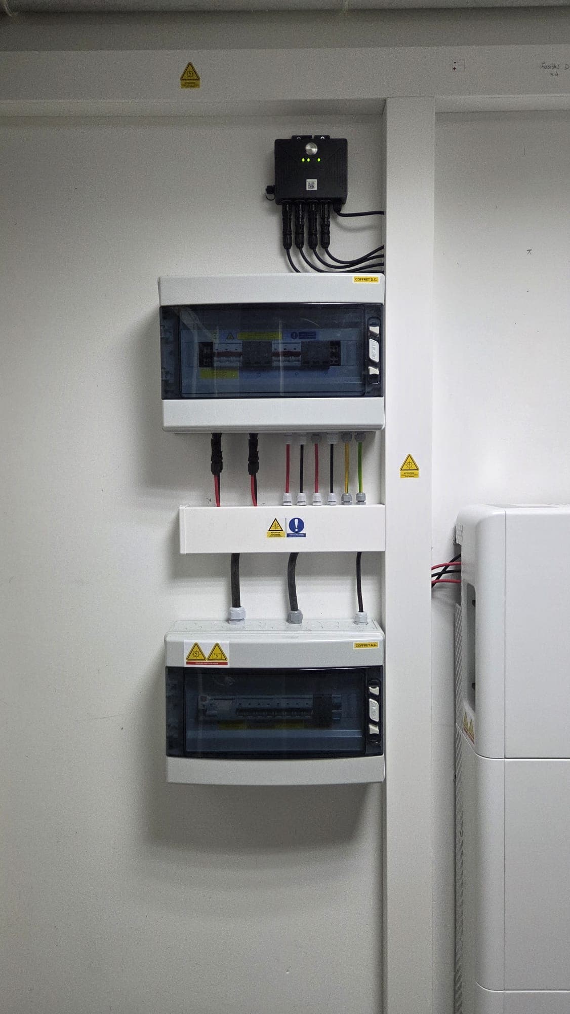 Câblage des coffrets DC et AC d'une installation photovoltaïque