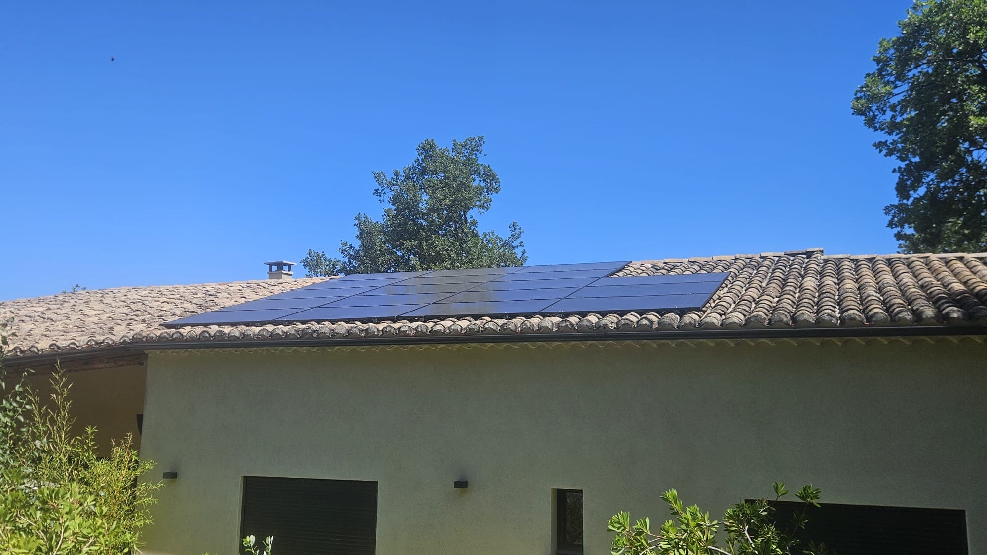 Panneaux photovoltaïques posés en toiture