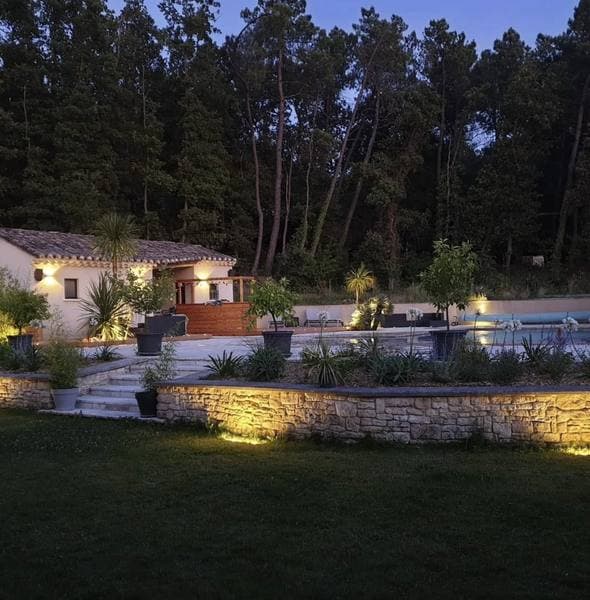 Eclairage paysager villa piscine
